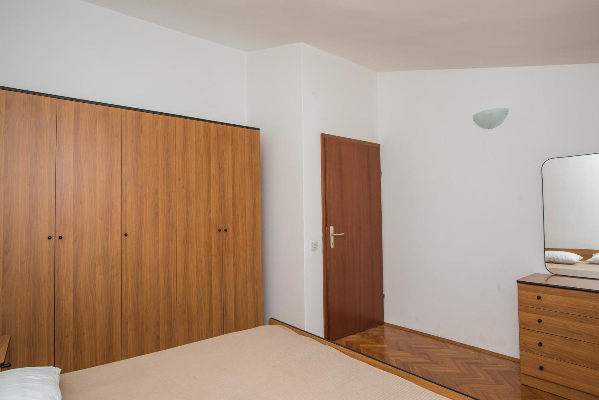 Apartment Apartments Brodarica Beach With Balcony Seaview *