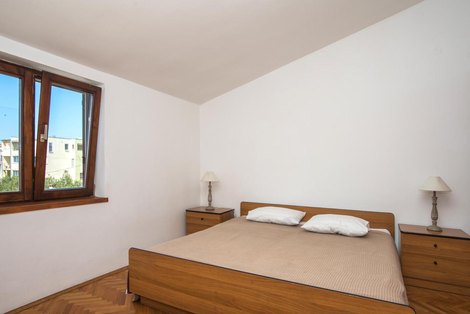 Apartment Apartments Brodarica Beach With Balcony Seaview