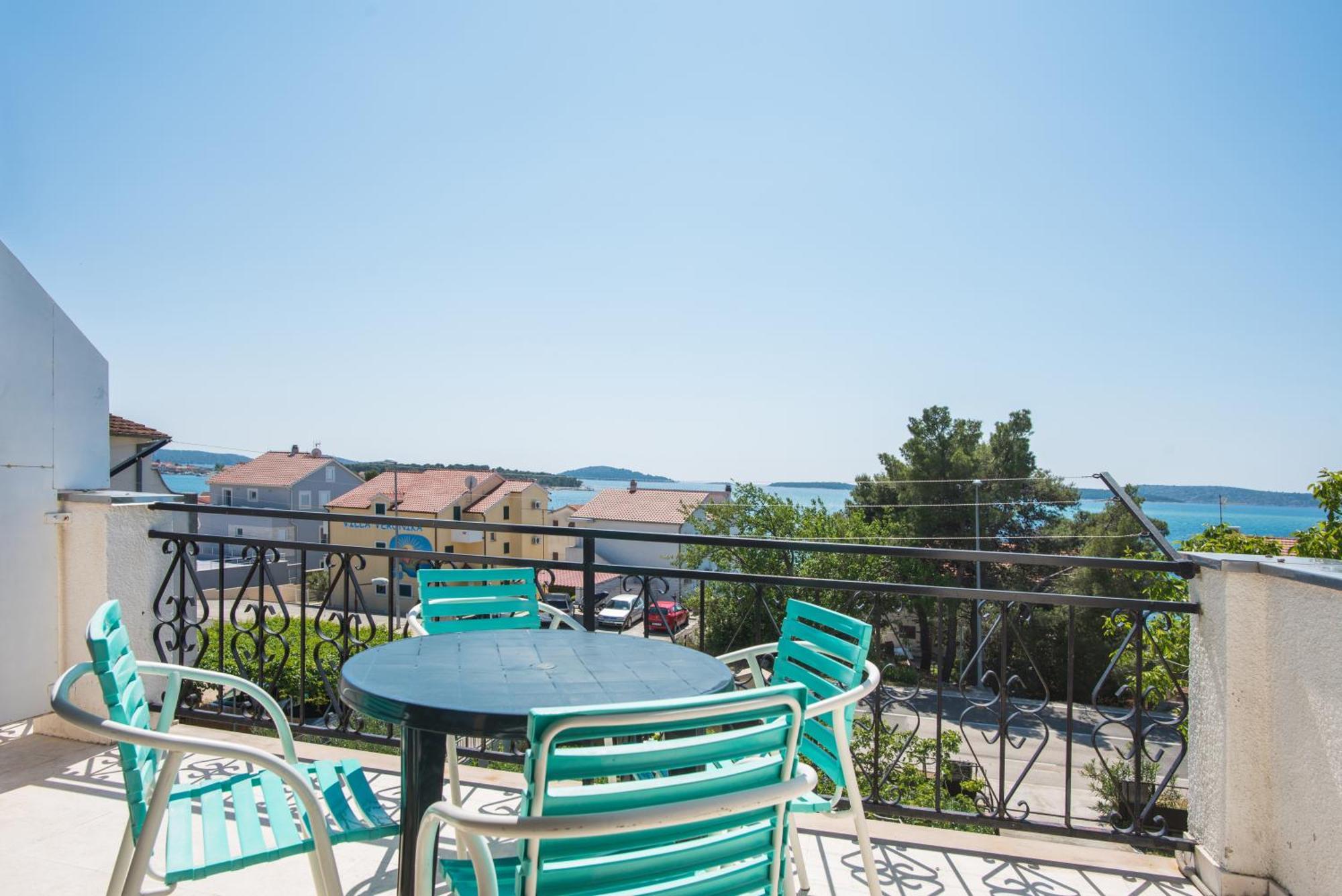 Apartments Brodarica Beach With Balcony Seaview *