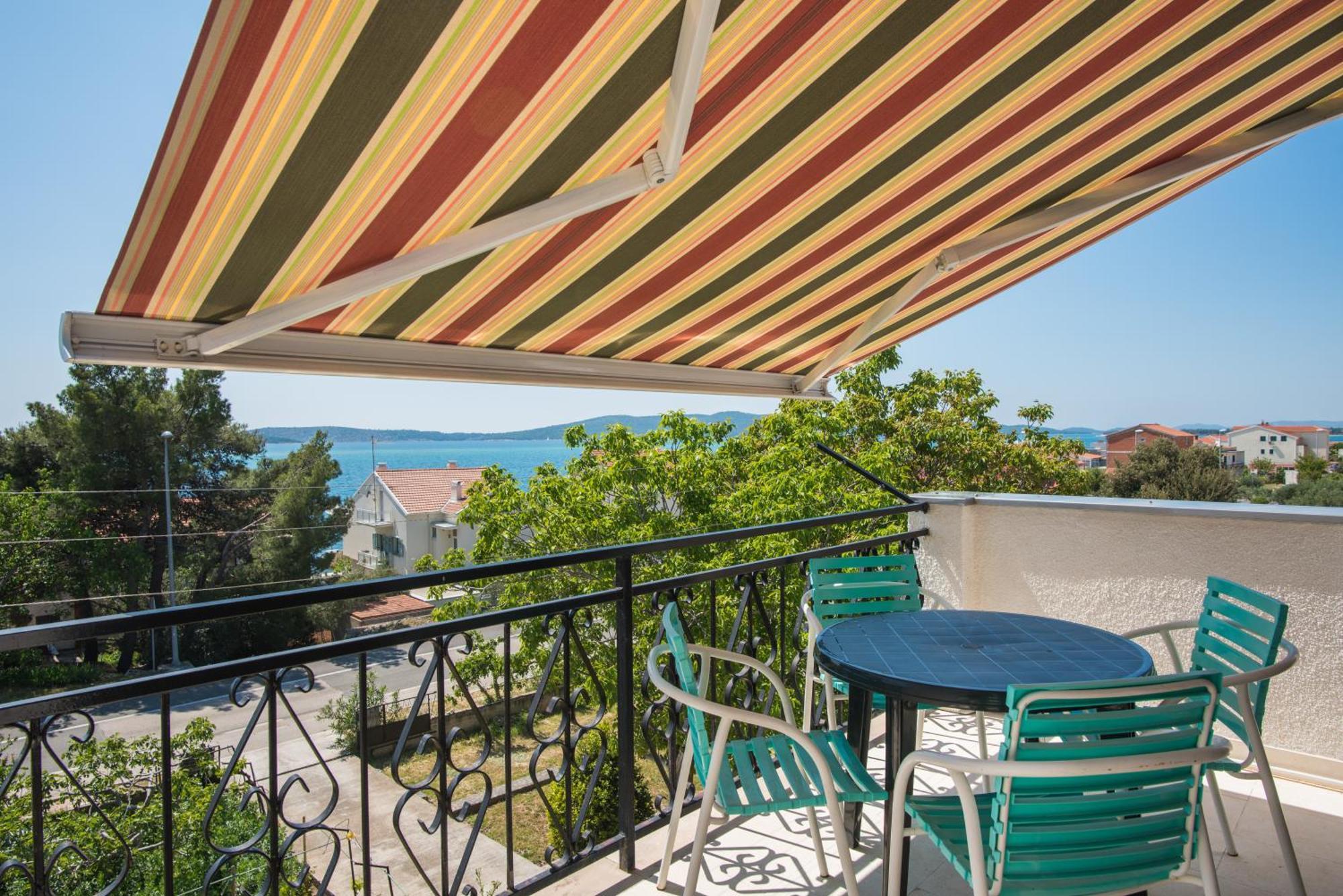 Apartment Apartments Brodarica Beach With Balcony Seaview *