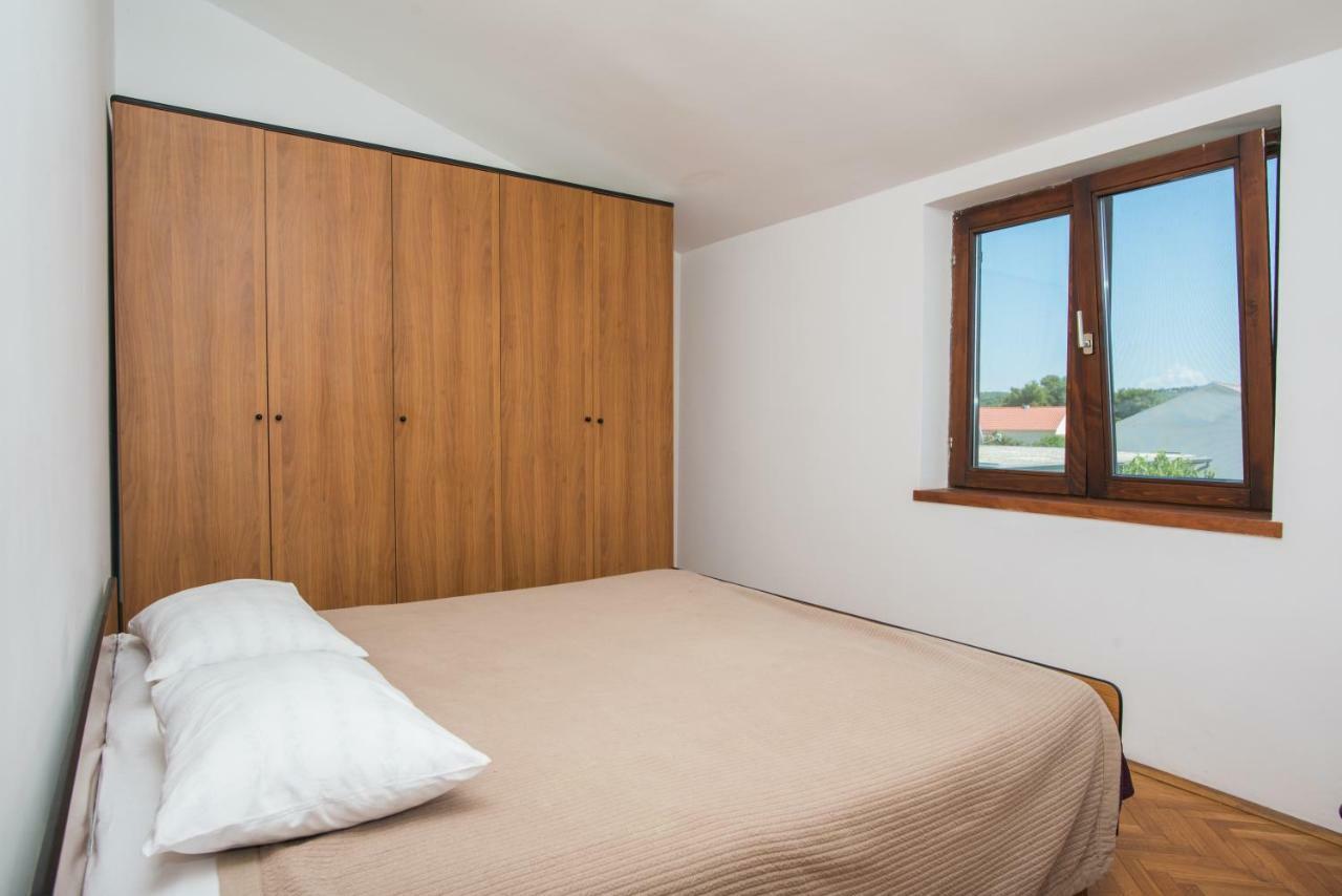 Apartments Brodarica Beach With Balcony Seaview *